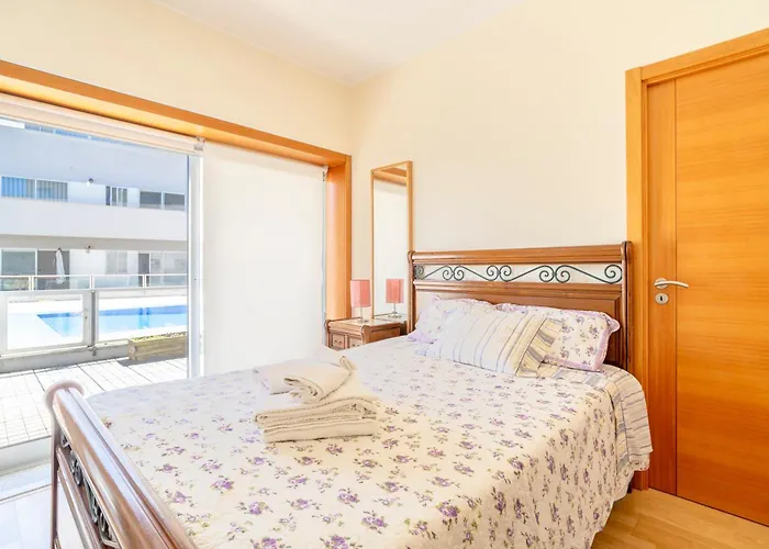 Apartman Oporto And *